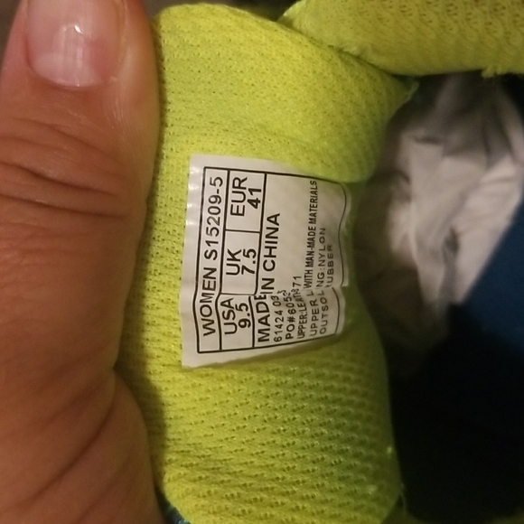 Sneakers - Picture 6 of 6